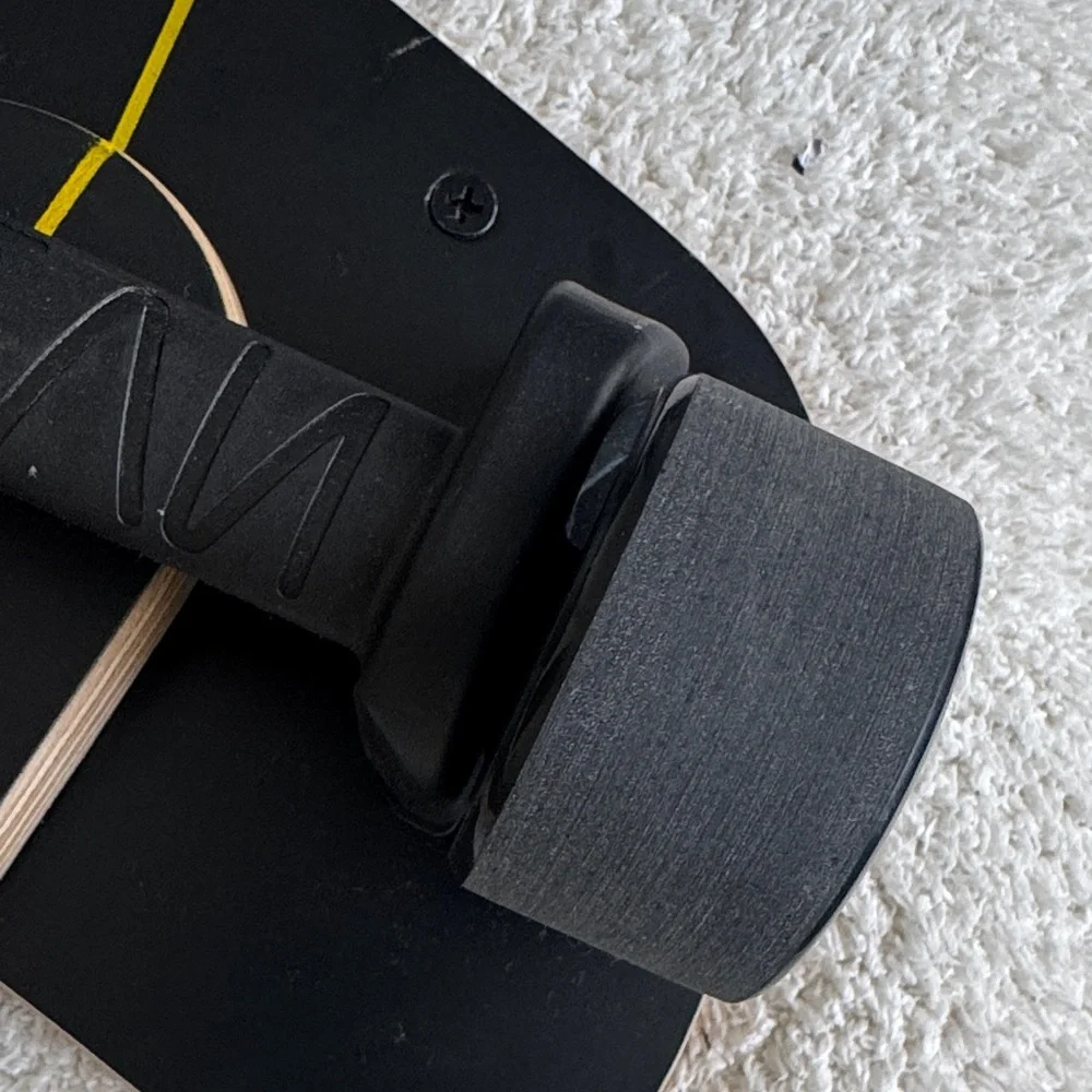 DRAGAN Cruiser Streetboard: Black Edition with yellow details - Picture 10 of 13